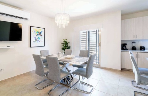 Hermosillo House | Real de Castilla House, Garden & Pool, 3 BR