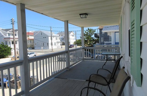 Surf City Apartment | recently updated second floor duplex located on the ocean block in Surf City.