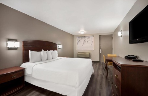 Edison Hotel | Red Carpet inn Edison