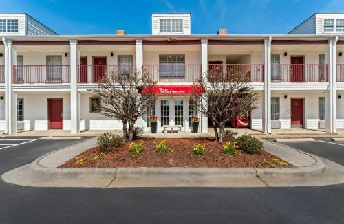 Wilson Hotel | Red Roof Inn & Suites Wilson