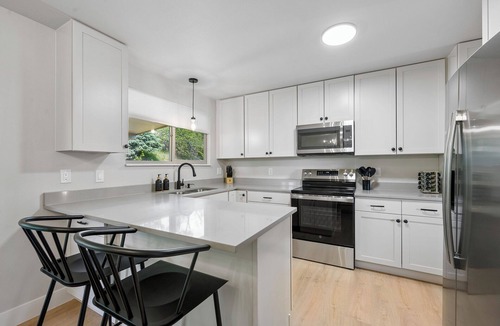 Applewood Villages House | RedRocksRetreat · Deck/Fireplace/FirePit/BBQ/Bunk Room/Back Yard