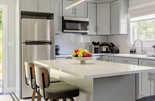 Woodbury House | Relax in this modern Smart one-bedroom located in beautiful Woodbury New York.