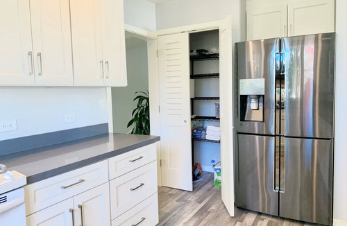Sonoma House | Remodeled farmhouse walking distance to downtown Sonoma!