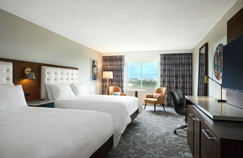 Rutherford Hotel | Renaissance Meadowlands Hotel