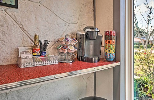 Blanco Cottage | Retro Updated Blanco Abode - Steps to Main Street!