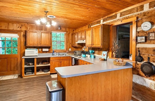 Luray Cabin | Riverfront Cabin! Farm, Kayaks & Trail (BR)