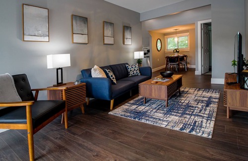 Verona Apartment | Riverfront Mid Century 1 Bedroom 1 Bath