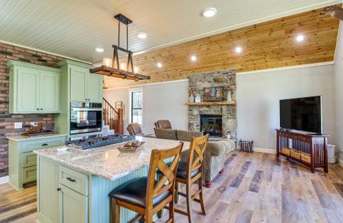 Boswell House | Riverfront Mountain View Cabin w/Deck & Grill!
