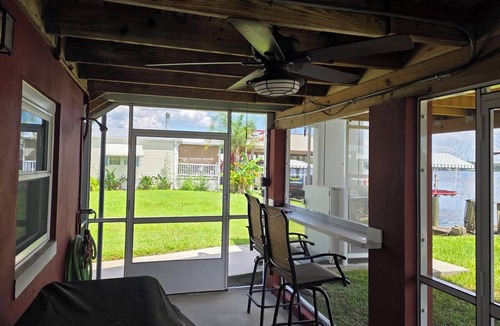 Welaka House | Riverfront Retreat-Private Dock; Fishing, Boating & Peaceful Getaway in Welaka