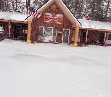 Plymouth Hotel | Riverside inn motel