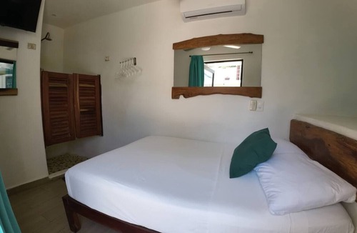 Mario Villanueva Madrid Bed & Breakfast | Room in front of the pool + Breakfast -Bacalar