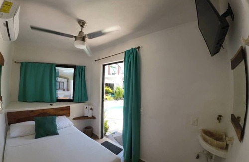 Mario Villanueva Madrid Bed & Breakfast | Room in front of the pool + Breakfast -Bacalar