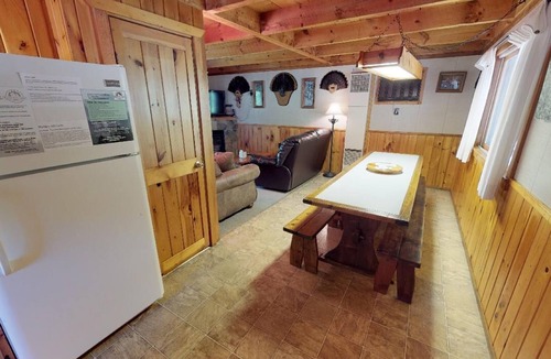 Gaines Cabin | Rough Cut Lodge - Birch Cabin