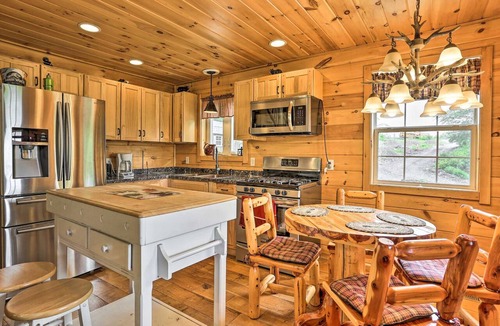 Blakely House | Rustic Cabin in the Woods | Peaceful Nature Escape