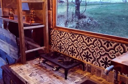 Jonesville Cabin | Rustic Container Accommodation for Glamping in Kentucky