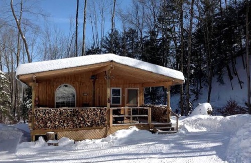 Dalton Cabin | Rustic Creekside Cabin on 100-Acre Forest near Letchworth Park, New York
