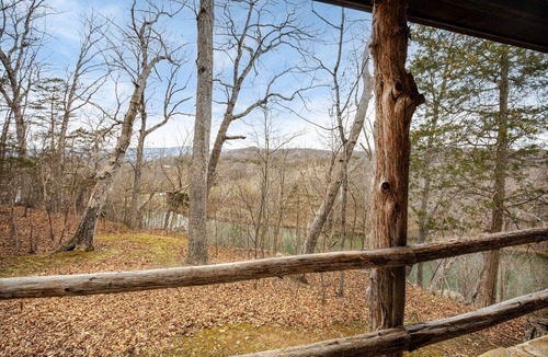 Front Royal Cabin | Rustic Mountain Log Cabin Perched on a cliff side above the Shenandoah River