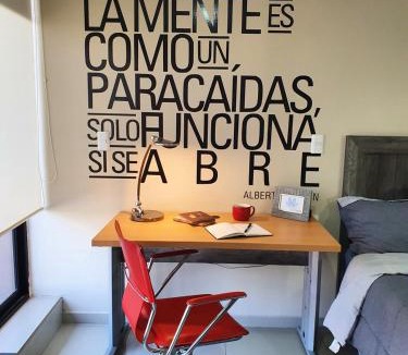 Ciudad Lopez Mateos Apartment | S04 SUITE CON CAMA KING SIZE Premium Frente al TEC CEM con Cocineta WiFi Balcón Parking Terraza