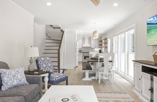 Emerald Isle House | Sand Castle Cottage, Oceanside House in Emerald Isle, NC!
