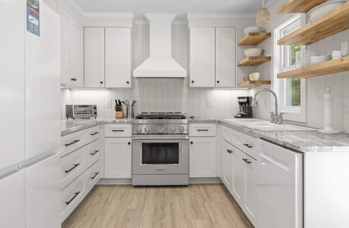 Emerald Isle House | Sand Castle Cottage, Oceanside House in Emerald Isle, NC!