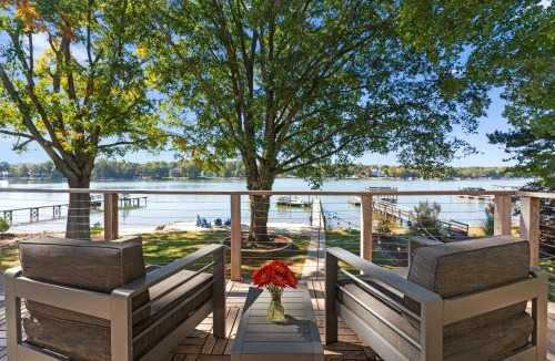 Mayhew House | Sandy Shore - Coastal Cottage Meets Urban Contemporary