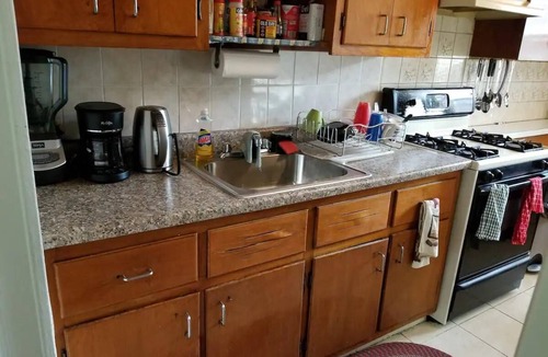 Flatbush House | Sarge. Cozy. Beauitful. Place in.Flatbush. Bklyn. N. Y