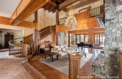 Anacortes House | Scimitar Ridge Ranch - Luxury Lodge - Sleeps 35 with Indoor Pool Villa