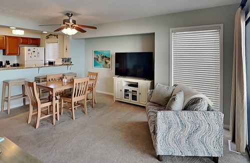 Wilmington Beach Condo | Sea Colony 12A | Oceanfront + Private Beach Walkway