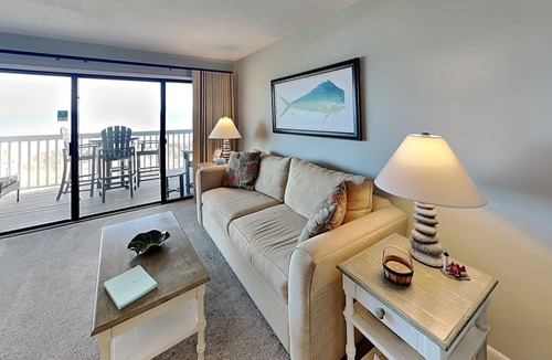 Wilmington Beach Condo | Sea Colony 12A | Oceanfront + Private Beach Walkway