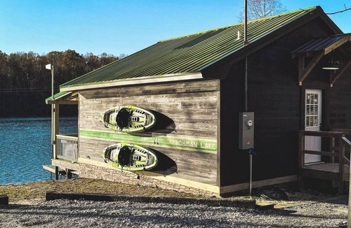 Brookport House | Secluded Lakefront Cabin with Hot Tub - Near Shawnee