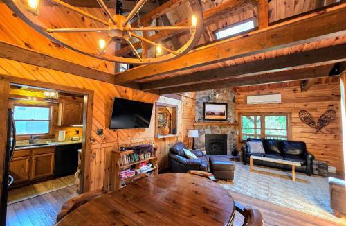 Nisbet House | Secluded Mountain Lodge Near Williamsport with a Fireplace, Deck, and Pet-Friendly