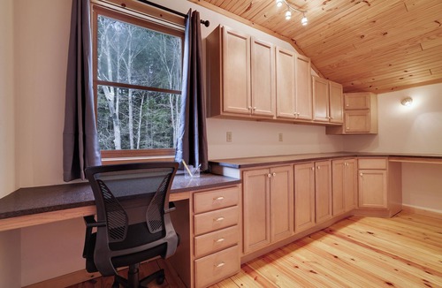 Lake Ariel House | Secluded & Tranquil Retreat for 14 in the Poconos – Firepit/Games/Stargazing+