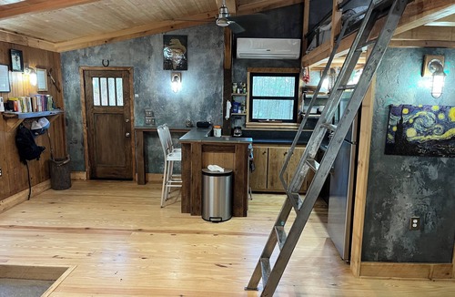 Otto House | Secluded Waterfall Cabin