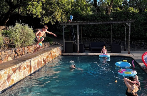 Sonoma House | Serene Vineyard home with pool, tennis court and 2x pickle ball courts