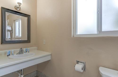 Burney Hotel | Shasta Pines Motel & Suites