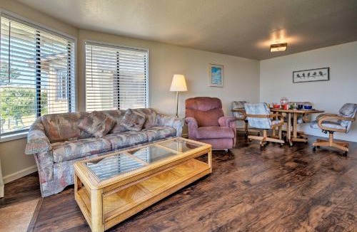 Smith River House | Smith River Vintage Cabin: Oceanfront Deck + Views