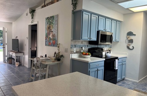 Florida Shores House | SNOWBIRD SPECIAL-Large Comfy Stay Pets Welcome w/Parking Trailers/Bikes/Boats