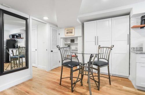 Capitol Hill House | Sojourn Charming Lower Level Studio - Capitol Hill