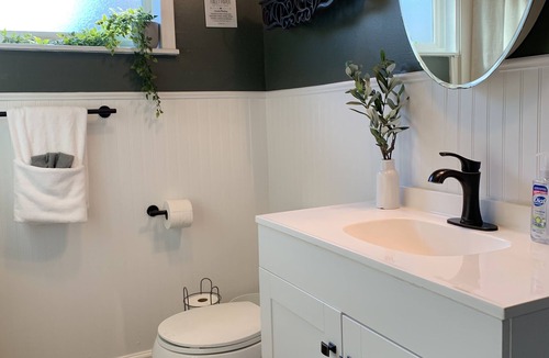Bellepoint House | Solindas Rest. Located on the beautiful New River.
