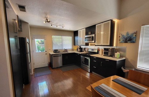 Davis House | South Davis Large Townhouse 4 BR/2BA