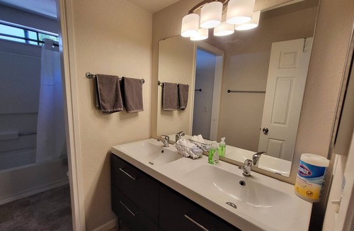 Davis House | South Davis Large Townhouse 4 BR/2BA