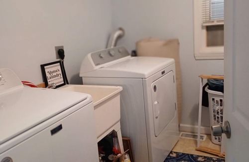 Franklin Apartment | Spacious 3-bedroom apartment in Franklin close to Crystal Springs