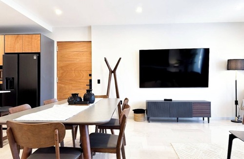 Juriquilla Apartment | Spacious 3-bedroom apartment with WiFi, fitness room in charming Juriquilla