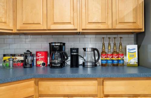 Southeast Yonkers Apartment | Spacious 3BR Apt Near MetroNorth