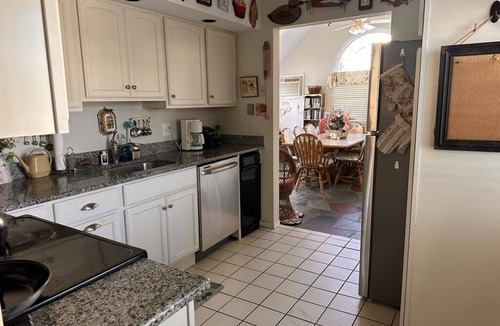The Dunes House | Spacious 4BR House in Charming Haven Beach 1 Block from the Ocean
