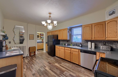 Gettysburg House | Spacious 4BR Stratton House: A Historic Downtown Stay Backing to Culp's Hill