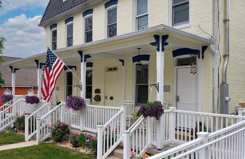 Gettysburg House | Spacious 4BR Stratton House: A Historic Downtown Stay Backing to Culp's Hill