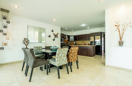 Lomas de Cocoyoc House | Spacious 5 Bedroom Oasis with Pool & BBQ