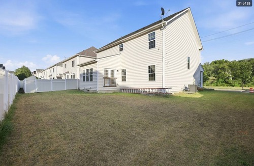 Washington House | Spacious 5BR house in tranquil Wash DC community has Sauna, fitness, and more