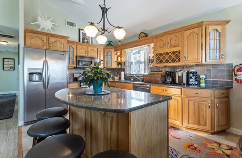 Leeds Point House | Spacious 6-bedroom house in delightful Brigantine!
